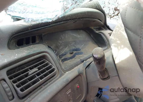 2000 Toyota Camry Le from USA, damaged, VIN JT2BG22K8Y0411570